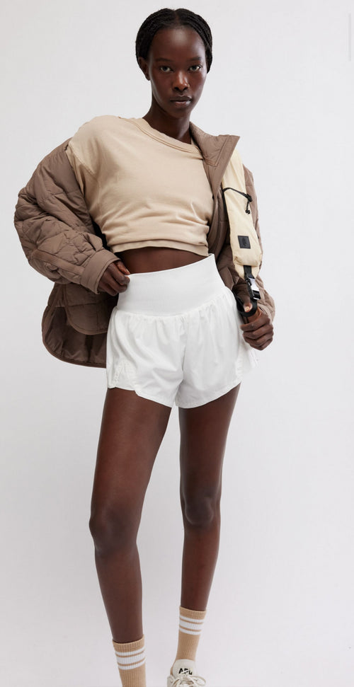 Carpe diem short in white