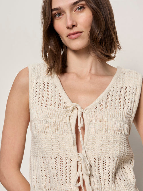 STILL COOL V NECK TIE SHELL
