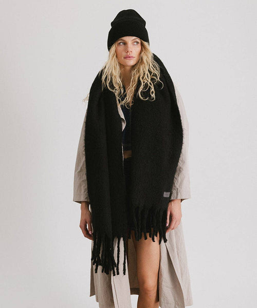Mik Oversized Scarf: Black