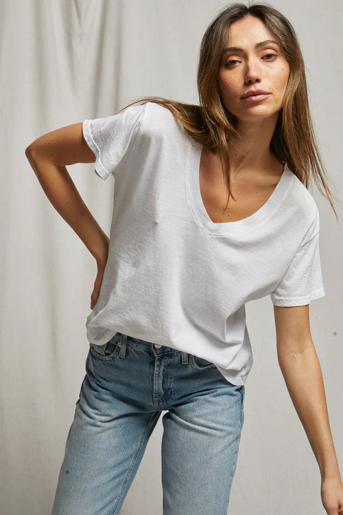 Hendrix white boxy v neck tee