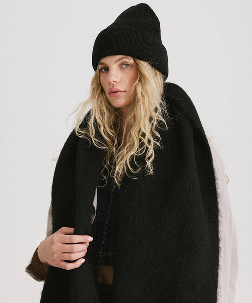 Mik Oversized Scarf: Black